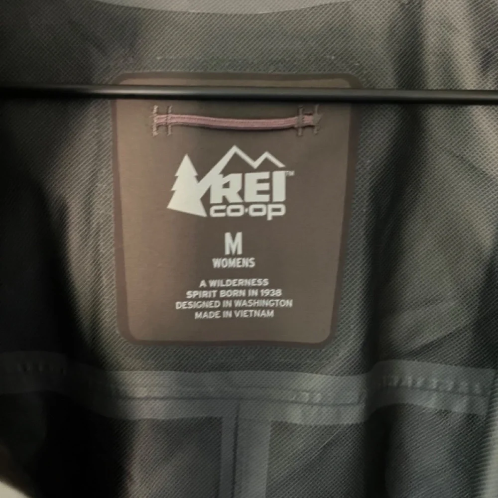 REI waterproof rain jacket anorak in olive green - Picture 3 of 6